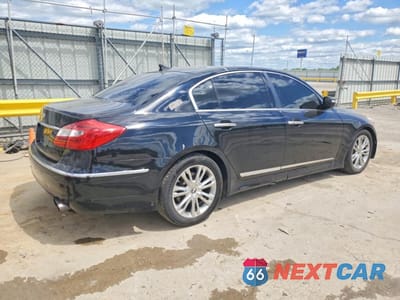 Trzecie zdjęcie samochodu z tyłu: 2012 HYUNDAI GENESIS 4.6L VIN:KMHGC4DF8CU156193 - miniatura