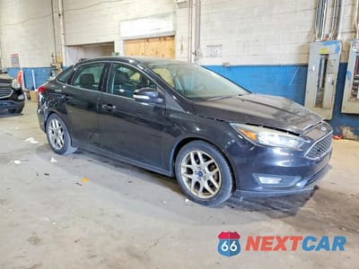 Czwarte zdjęcie samochodu z boku: 2015 FORD FOCUS SE VIN:1FADP3F27FL218408 - miniatura