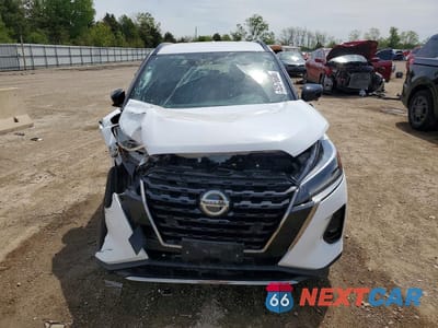 Piąte zdjęcie samochodu w środku: 2021 NISSAN KICKS SR VIN:3N1CP5DV3ML525271 - miniatura