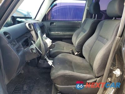 Zdjęcie 7 z 14 samochodu: 2006 TOYOTA SCION XB VIN:JTLKT324864095401 - miniatura