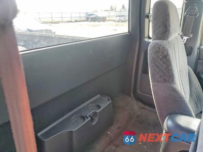 Zdjęcie 10 z 12 samochodu: 2002 GMC SONOMA VIN:1GTCS19W128215427 - miniatura