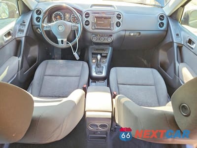 Zdjęcie 8 z 13 samochodu: 2017 VOLKSWAGEN TIGUAN S VIN:WVGAV7AX8HK043703 - miniatura