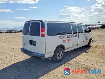 Czwarte zdjęcie samochodu z boku: 2018 CHEVROLET EXPRESS G3500 LS VIN:1GAZGNFP9J1336299 - miniatura