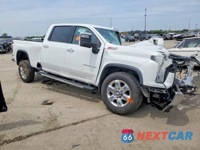 Czwarte zdjęcie samochodu z boku: 2021 CHEVROLET SILVERADO K3500 LTZ VIN:1GC4YUEY6MF222299 - miniatura