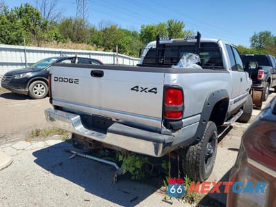 Trzecie zdjęcie samochodu z tyłu: 2001 DODGE RAM 2500 VIN:1B7KF23Z31J518032 - miniatura