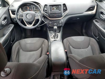 Zdjęcie 8 z 13 samochodu: 2016 JEEP CHEROKEE LATITUDE VIN:1C4PJMCS8GW220039 - miniatura