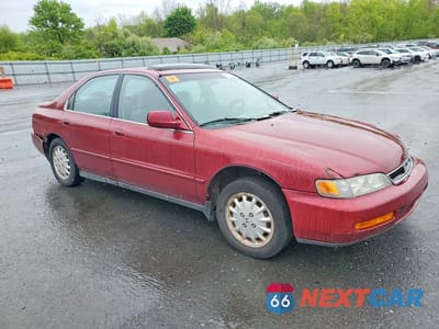 Czwarte zdjęcie samochodu z boku: 1997 HONDA ACCORD EX VIN:1HGCD5550VA182529 - miniatura