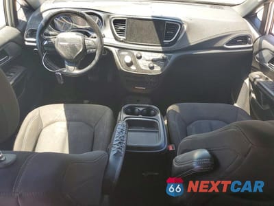 Zdjęcie 8 z 13 samochodu: 2022 CHRYSLER PACIFICA TOURING VIN:2C4RC1FG3NR104827 - miniatura