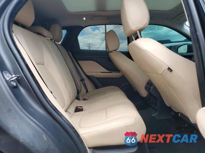Zdjęcie 11 z 13 samochodu: 2018 JAGUAR F-PACE PREMIUM VIN:SADCJ2FX3JA323971 - miniatura