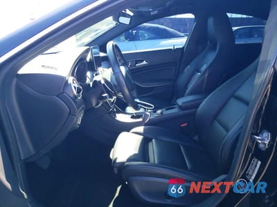 Zdjęcie 7 z 12 samochodu: 2018 MERCEDES-BENZ CLA 250 VIN:WDDSJ4EB0JN639822 - miniatura