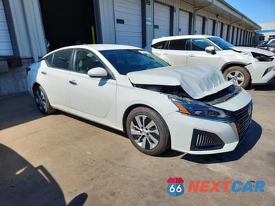 Czwarte zdjęcie samochodu z boku: 2023 NISSAN ALTIMA S VIN:1N4BL4BV9PN325717 - miniatura