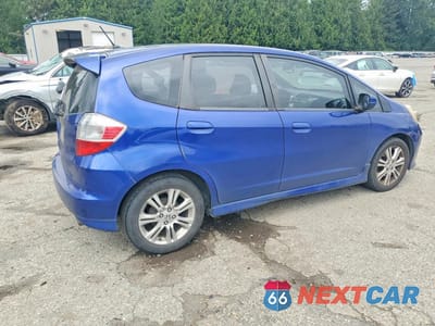 Trzecie zdjęcie samochodu z tyłu: 2010 HONDA FIT SPORT VIN:JHMGE8H48AS013864 - miniatura