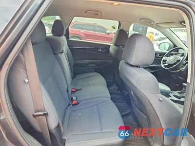 Zdjęcie 11 z 14 samochodu: 2019 KIA SORENTO LX VIN:5XYPG4A3XKG604369 - miniatura