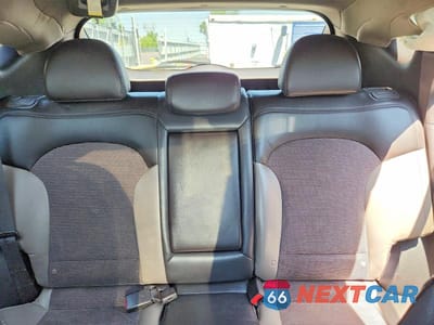 Zdjęcie 10 z 13 samochodu: 2011 HYUNDAI TUCSON GLS VIN:KM8JU3AC7BU171077 - miniatura