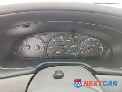 Zdjęcie 9 z 12 samochodu: 2002 MERCURY SABLE GS VIN:1MEFM50U62G610590 - miniatura