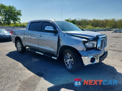 Czwarte zdjęcie samochodu z boku: 2011 TOYOTA TUNDRA CREWMAX LIMITED VIN:5TFHY5F10BX177828 - miniatura