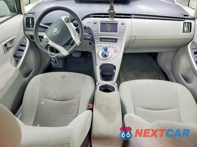 Zdjęcie 8 z 12 samochodu: 2015 TOYOTA PRIUS TWO VIN:JTDKN3DU6F0484886 - miniatura