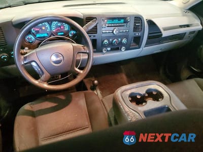 Zdjęcie 8 z 12 samochodu: 2010 GMC SIERRA K1500 SL VIN:3GTRKUEA6AG167177 - miniatura
