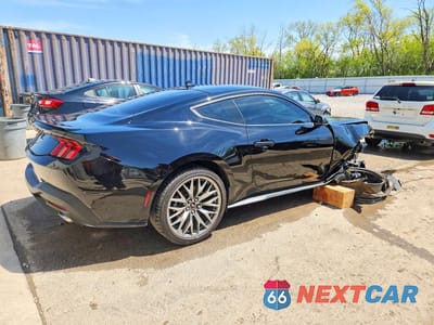 Trzecie zdjęcie samochodu z tyłu: 2025 FORD MUSTANG VIN:1FA6P8TH1S5103798 - miniatura