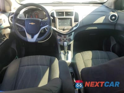 Zdjęcie 8 z 12 samochodu: 2017 CHEVROLET SONIC LT VIN:1G1JD5SH2H4122574 - miniatura