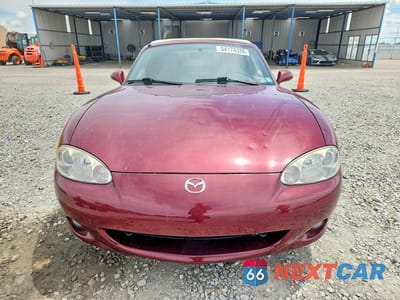 Piąte zdjęcie samochodu w środku: 2003 MAZDA MX-5 MIATA BASE VIN:JM1NB353230302642 - miniatura