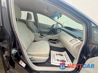 Piąte zdjęcie samochodu w środku: 2012 TOYOTA PRIUS THREE VIN:JTDKN3DU8C5460815 - miniatura