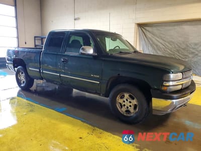 Czwarte zdjęcie samochodu z boku: 2001 CHEVROLET SILVERADO K1500 VIN:1GCEK19T21E235166 - miniatura