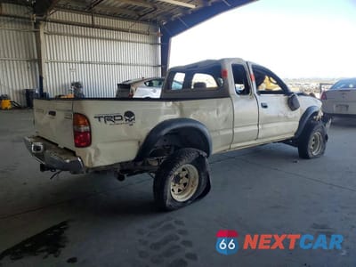 Trzecie zdjęcie samochodu z tyłu: 2004 TOYOTA TACOMA XTRACAB PRERUNNER VIN:5TESN92N24Z338674 - miniatura