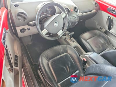 Zdjęcie 8 z 12 samochodu: 2005 VOLKSWAGEN NEW BEETLE GLS VIN:3VWCD31Y55M309780 - miniatura