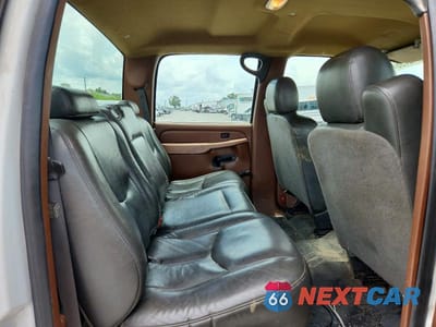 Zdjęcie 6 z 10 samochodu: 2007 CHEVROLET SILVERADO C3500 VIN:1GCJC33D17F175103 - miniatura