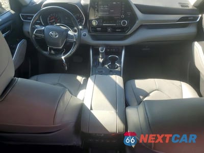 Zdjęcie 8 z 13 samochodu: 2021 TOYOTA HIGHLANDER XLE VIN:5TDGZRBH5MS063223 - miniatura