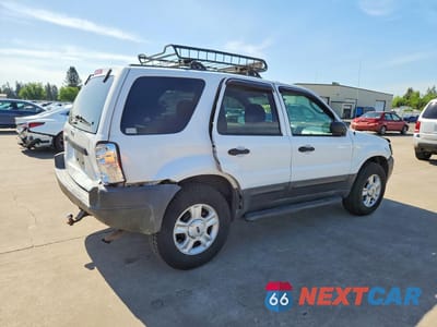 Trzecie zdjęcie samochodu z tyłu: 2004 FORD ESCAPE XLT VIN:1FMYU03124KA99387 - miniatura
