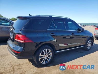 Trzecie zdjęcie samochodu z tyłu: 2016 MERCEDES-BENZ GLE 350 VIN:4JGDA5JB6GA803651 - miniatura