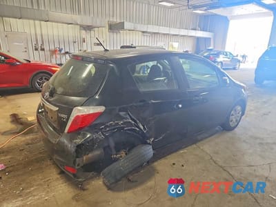 Trzecie zdjęcie samochodu z tyłu: 2013 TOYOTA YARIS 5-DOOR LE VIN:JTDKTUD31DD549426 - miniatura