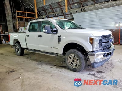 Czwarte zdjęcie samochodu z boku: 2018 FORD F350 SUPER DUTY VIN:1FT8W3BT0JEB24915 - miniatura