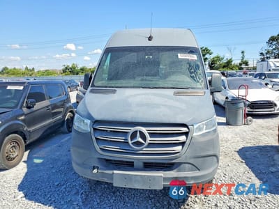 Piąte zdjęcie samochodu w środku: 2019 MERCEDES BENZ SPRINTER 2500 DELIVERY VAN VIN:WD4PF1CD1KP151771 - miniatura