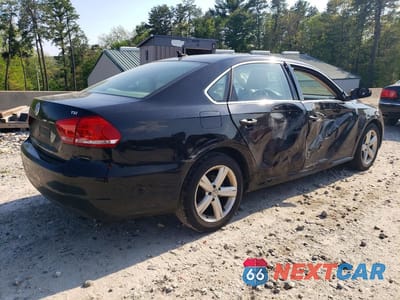 Trzecie zdjęcie samochodu z tyłu: 2015 VOLKSWAGEN PASSAT S VIN:1VWAT7A39FC116332 - miniatura