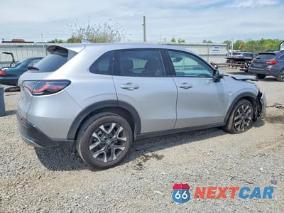 Trzecie zdjęcie samochodu z tyłu: 2026 HONDA HR-V EXL VIN:3CZRZ2H72TM718512 - miniatura