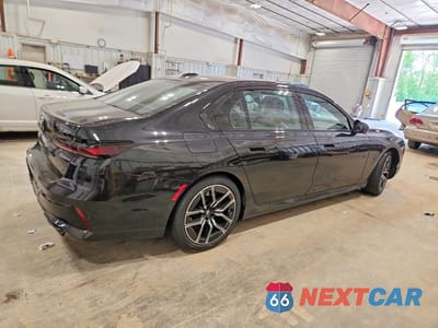 Trzecie zdjęcie samochodu z tyłu: 2024 BMW 760 I VIN:WBA33EJ06RCR52512 - miniatura