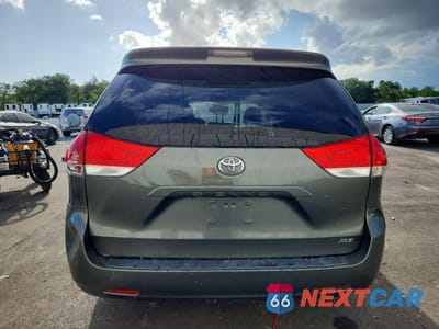 Zdjęcie 6 z 13 samochodu: 2014 TOYOTA SIENNA XLE 8-PASSENGER VIN:5TDYK3DC2ES504380 - miniatura