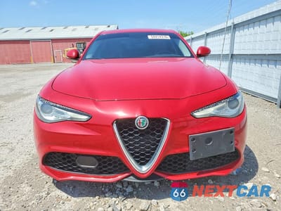 Piąte zdjęcie samochodu w środku: 2017 ALFA ROMEO GIULIA Q4 VIN:ZARFAEDN0H7534571 - miniatura