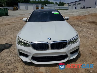 Piąte zdjęcie samochodu w środku: 2018 BMW M5 VIN:WBSJF0C53JB283227 - miniatura
