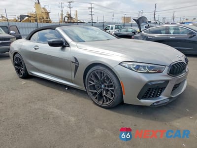 Czwarte zdjęcie samochodu z boku: 2022 BMW M8 VIN:WBSDZ0C08NCJ30058 - miniatura