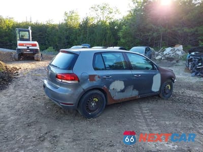 Czwarte zdjęcie samochodu z boku: 2012 VOLKSWAGEN GOLF VIN:WVWDB7AJ7CW280044 - miniatura