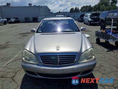 Piąte zdjęcie samochodu w środku: 2005 MERCEDES-BENZ S 500 VIN:WDBNG75J85A442021 - miniatura