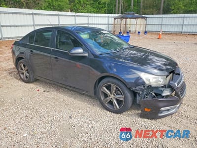 Czwarte zdjęcie samochodu z boku: 2015 CHEVROLET CRUZE LT VIN:1G1PE5SB8F7179232 - miniatura