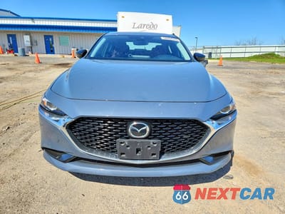 Piąte zdjęcie samochodu w środku: 2023 MAZDA 3 VIN:3MZBPBCM3PM381216 - miniatura