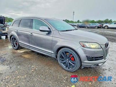Czwarte zdjęcie samochodu z boku: 2013 AUDI Q7 PRESTIGE VIN:WA1VMAFE3DD013112 - miniatura