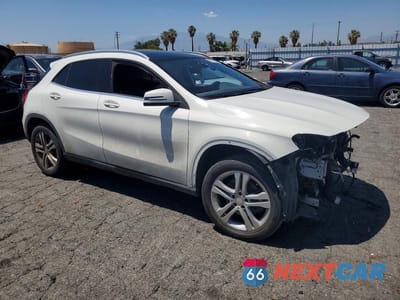 Czwarte zdjęcie samochodu z boku: 2017 MERCEDES-BENZ GLA 250 4MATIC VIN:WDCTG4GBXHJ348203 - miniatura