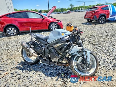 2020 SUZUKI GSX-R600 JS1GN7FA8L7100202 - główne zdjęcie licytacji z USA - miniatura